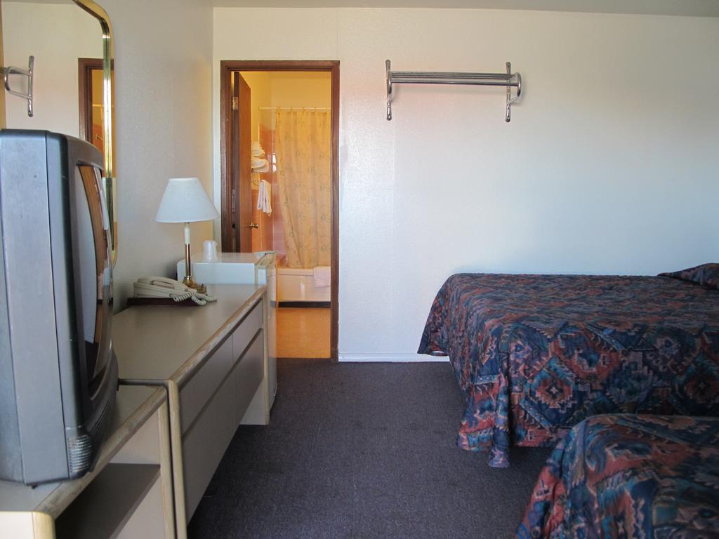 Economy Inn Ontario Bilik gambar