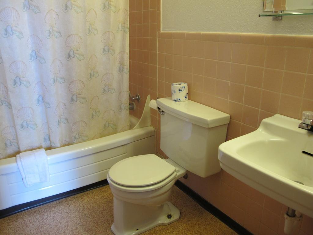 Economy Inn Ontario Bilik gambar