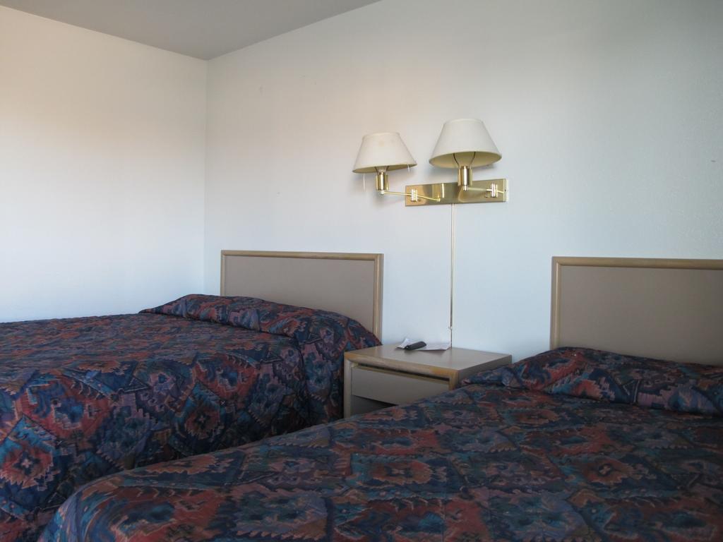 Economy Inn Ontario Bilik gambar