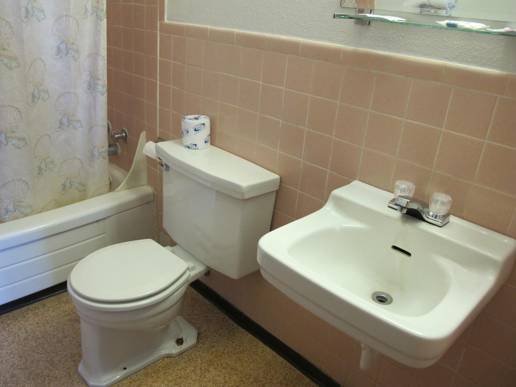 Economy Inn Ontario Bilik gambar